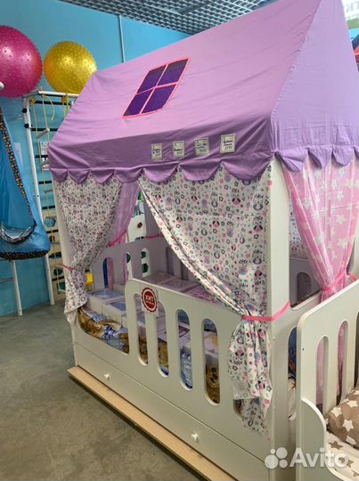 Подростковая кроватка-домик для девочки