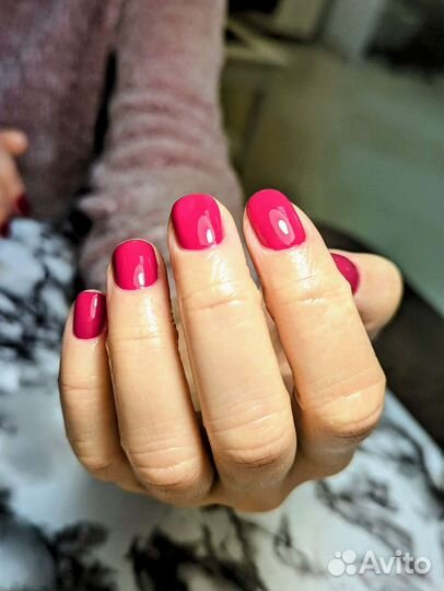 Услуги маникюра и педикюра