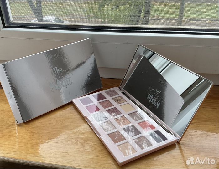 Пудра хайлайтер, тени lottie 18 цветов, кисти и др