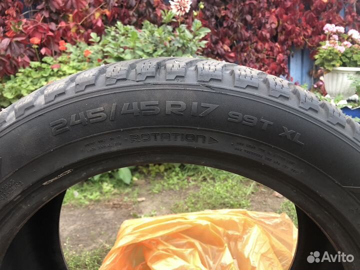 Nokian Tyres Hakkapeliitta 8 245/45 R17 и 225/50 R17