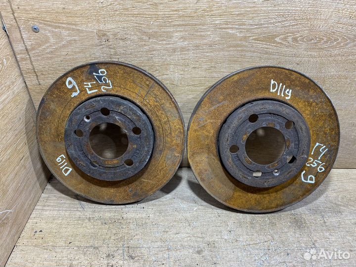 Комплект передних дисков Octavia Tour D119