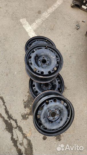 Диски штампованные 15 polo sedan