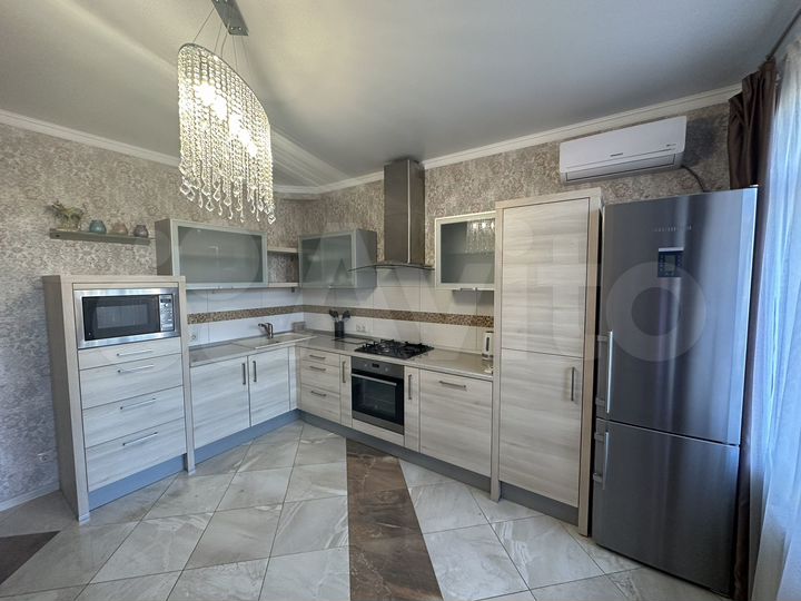 3-к. квартира, 105 м², 1/3 эт.