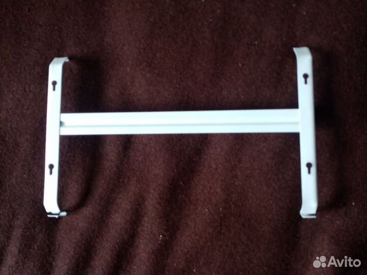 Крепление конвекторного обогревателя