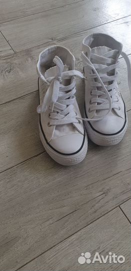 Кеды белые летние