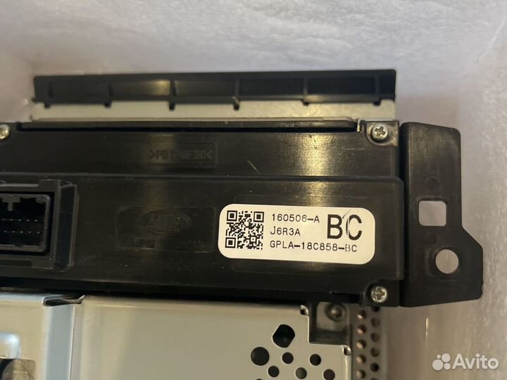 Монитор range rover vogue L 405 2016