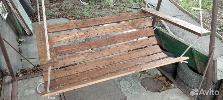 Садовые качели из дерева