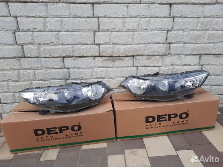 Передние фары Honda Accord 8 2011