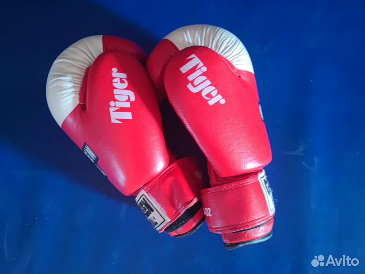 Боксерские перчатки