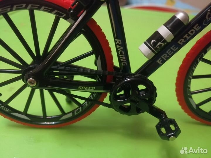 Велосипед модель 1:8