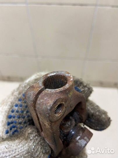 Кардан рулевой (нижняя часть)