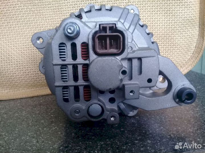 Генератор не оригинал новый Mitsubishi Delica MD19