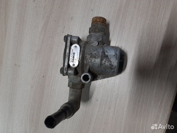 Клапан ограничения давления Volvo Fh12