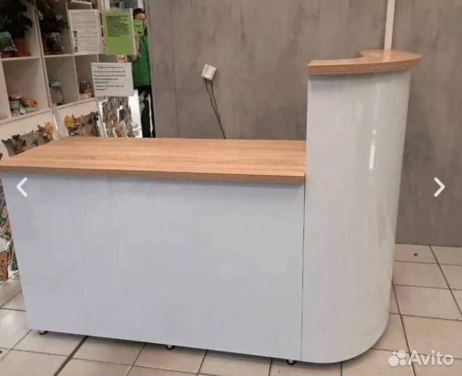 Стойка ресепшн