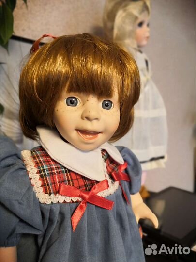 Кукла фарфоровая коллекционная