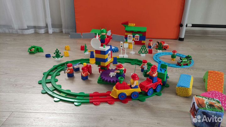 Железные дороги паровоз и полукомбинезон 92-98