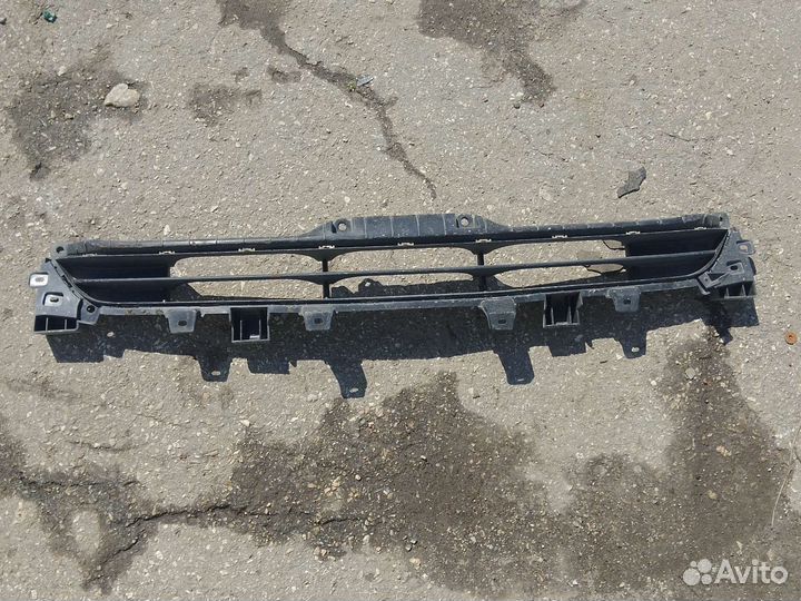 Решетка переднего бампера Kia Seltos