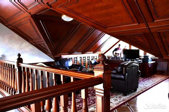 Деревянный потолок из массива дерева