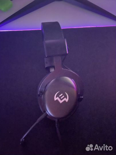 Клавиатура и наушники комплектом