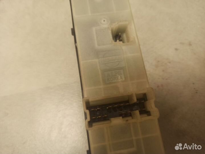 Блок управления стеклоподъемниками 25401JN21A