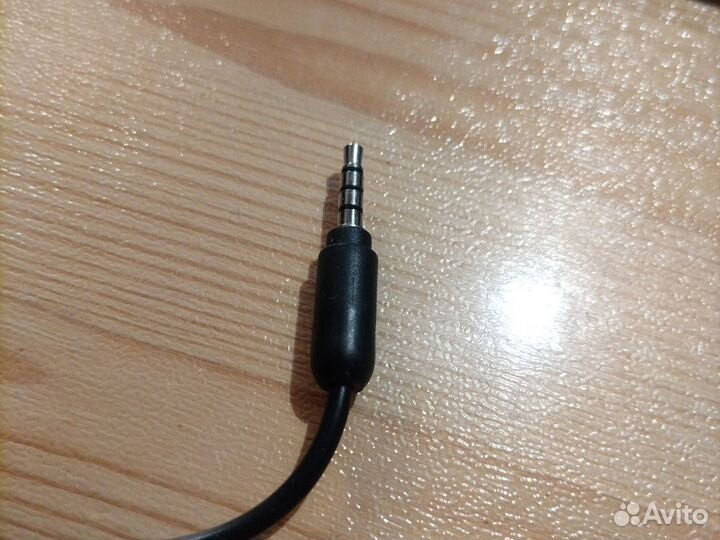 Гарнитура в виде винтажной ретро телеыонно трубки