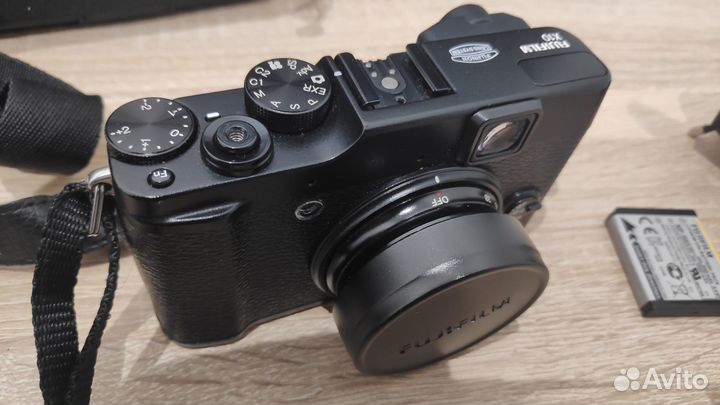 Фотоаппарат Fujifilm X10