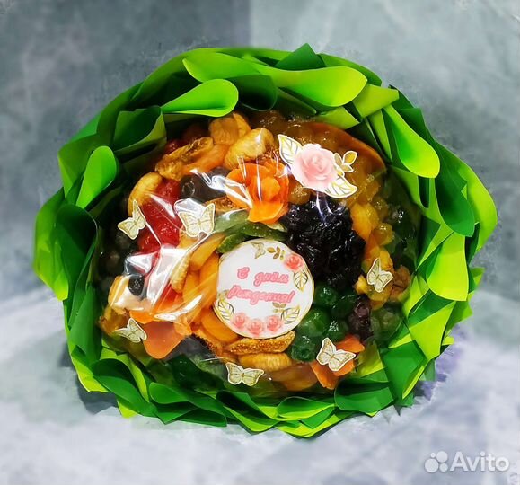 Букет из сухофруктов на 1 сентября