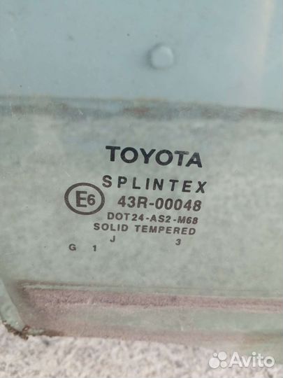 Toyota Avensis t25 стекло задней правой двери