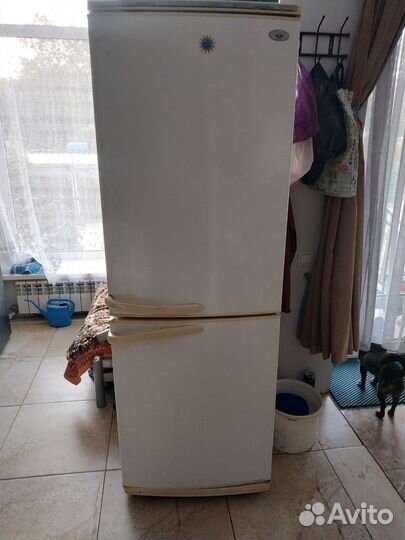 Холодильник бу Атлант