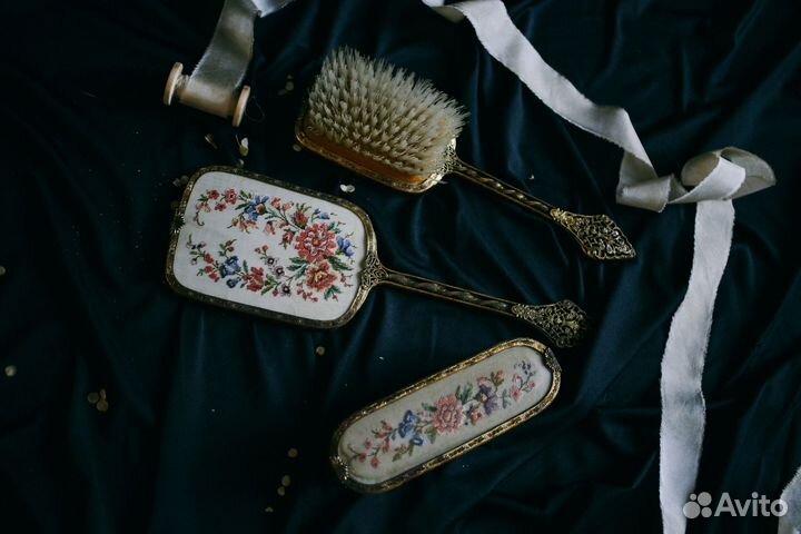 Старинный набор для волос