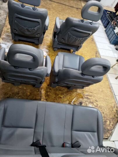 Сиденья Салон Додж караван Вояджер 01-07г