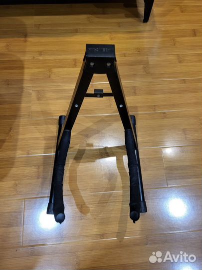 Стойка для гитары denn DGS002