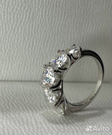 Кольцо с бриллиантом муассанитом