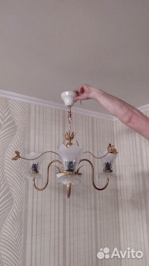 Продам люстру