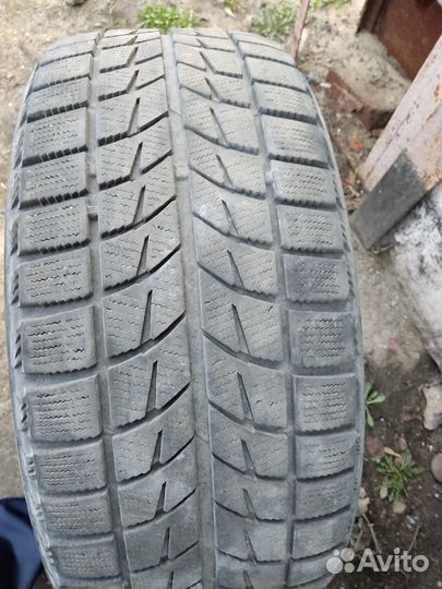 Bridgestone Blizzak WS-60 245/45 R18