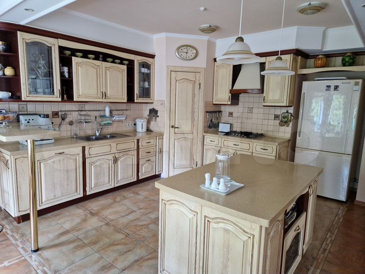 Коттедж 213,3 м² на участке 11,6 сот.