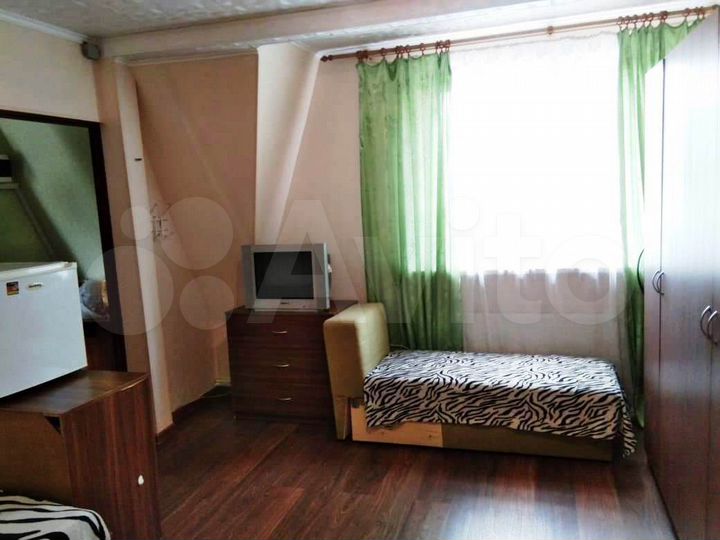 Комната 14 м² в 4-к., 2/2 эт.