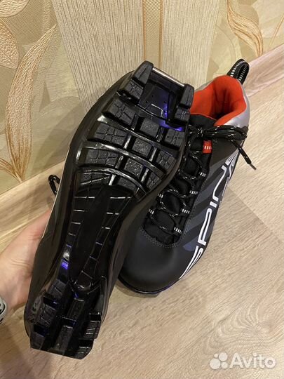 Лыжные ботинки 40 размера Spine