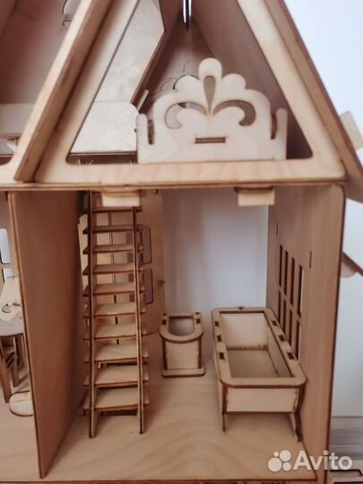 Детский деревянный домик с мебелью