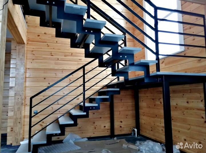 Лестница для коттеджа на заказ