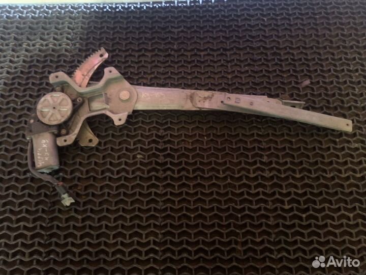 Стеклоподъемник электрический