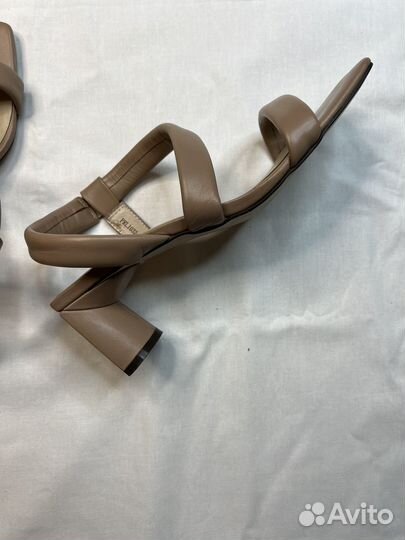 Босоножки натуральная кожа 37
