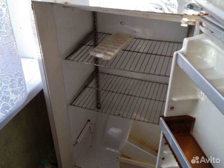 Холодильник на запчасти