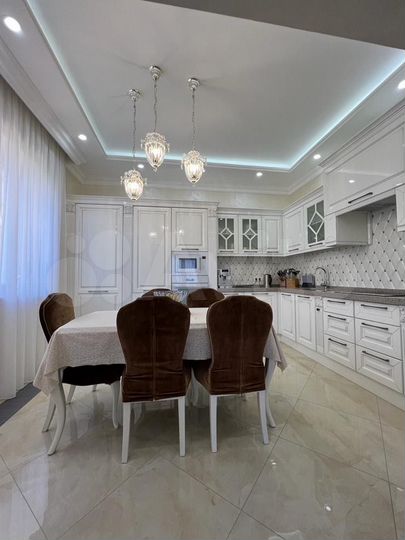 3-к. квартира, 117 м², 9/22 эт.