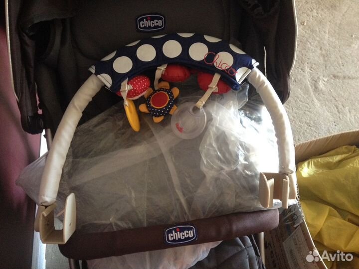 Стульчик для кормления Chicco polly magic 3в1 Red