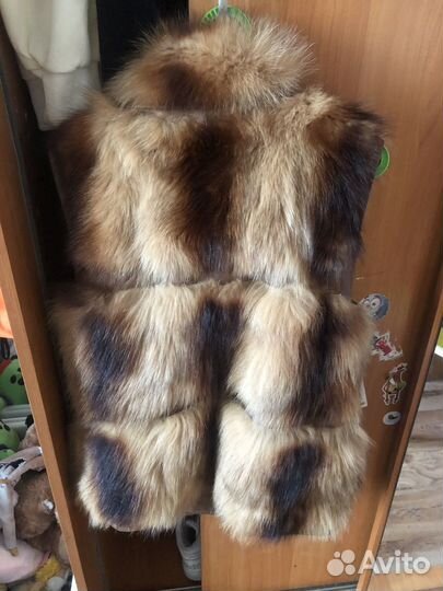 Жилетка женская меховая из лисы