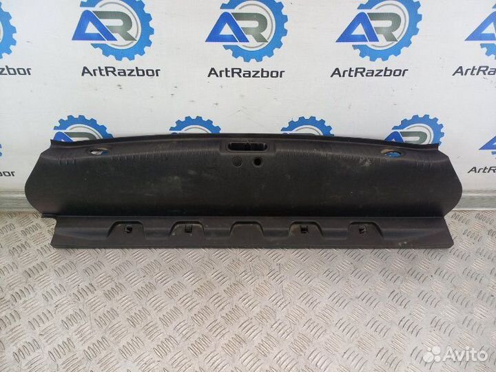 Обшивка задней панели Renault Megane 2 1.4 K4JD730