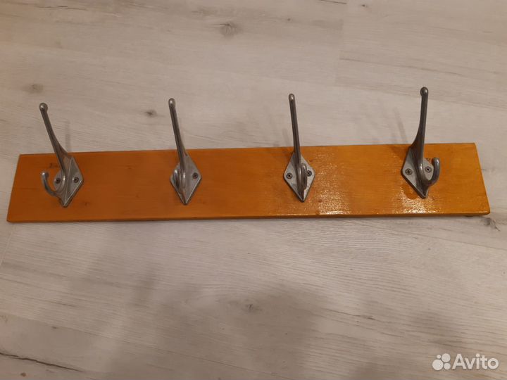 Вешалки настенные