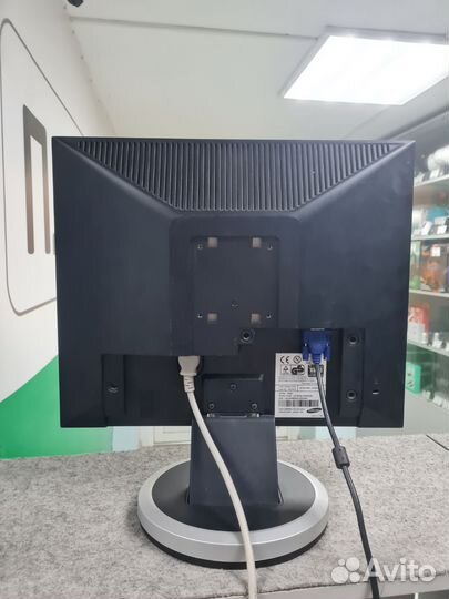 Монитор Samsung syncmaster 940n