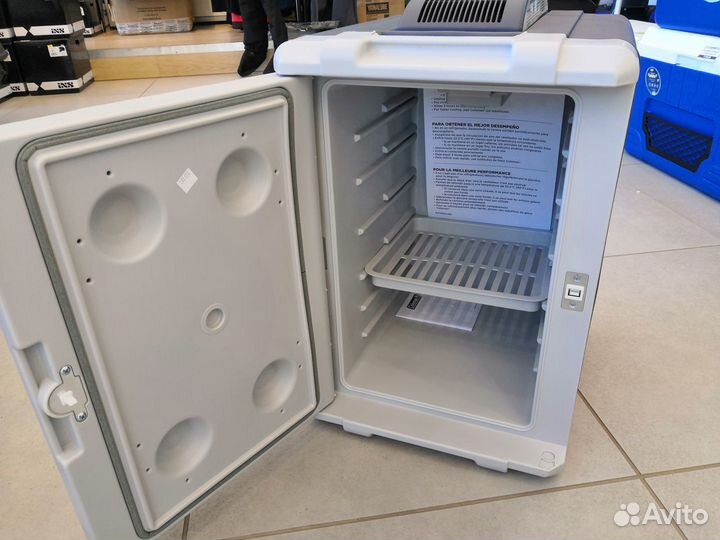 Холодильник автомобильный Coleman 40 Quart Powerch